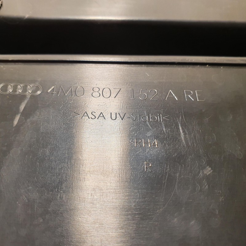 4M0 807 152 A Blende Rechts von Volkswagen