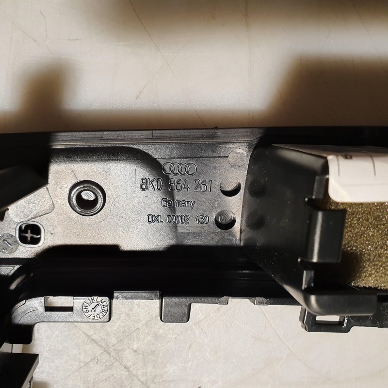 8K0 864 261 Verkleidung Rahmen Mittelkonsole von Volkswagen