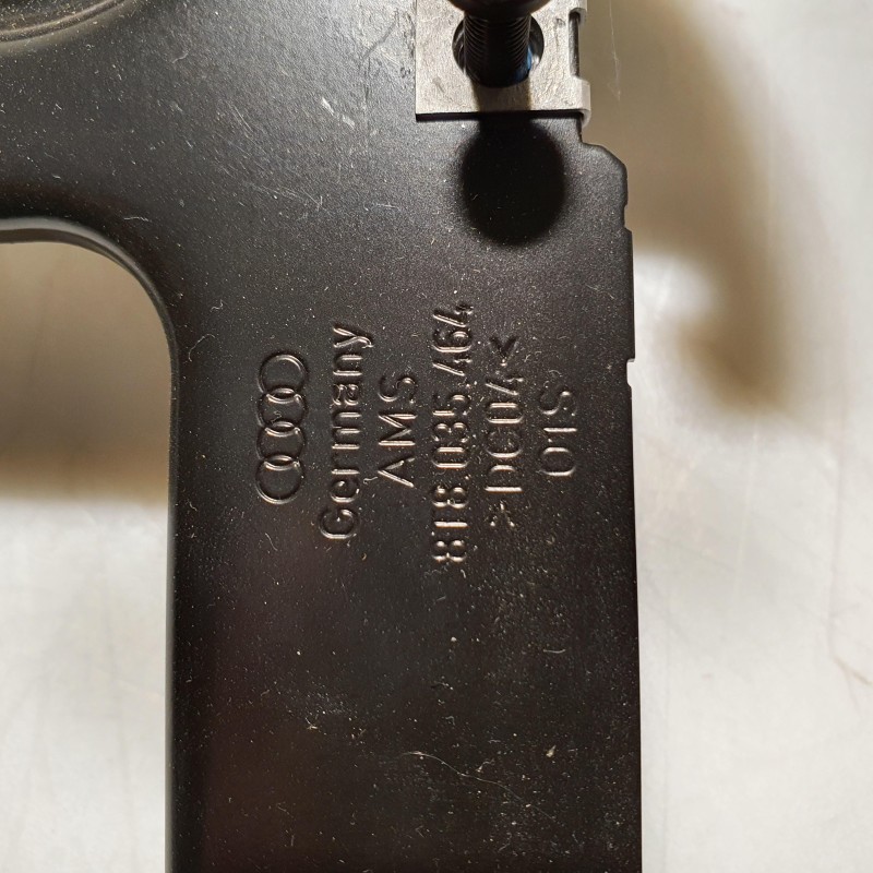 8T8 035 464 Halter für Verstärker von Volkswagen