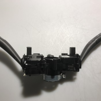 8R0 953 502 J Lenkstockkombinationsschalter von Volkswagen