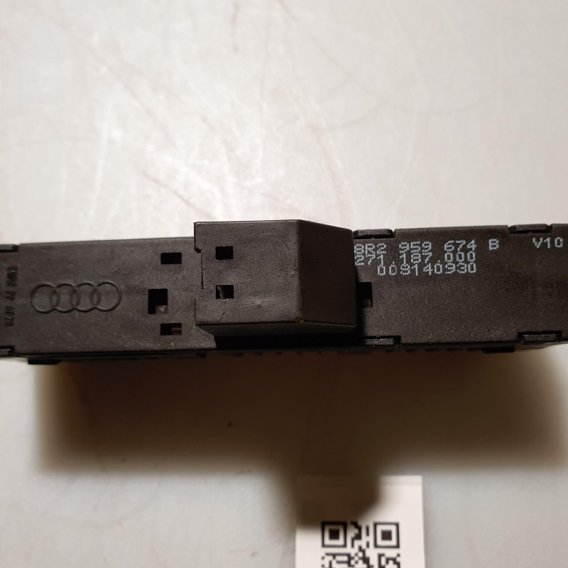 8R2 959 674 B Mehrfachschalter mit Anfahrhilfe und ESP von Volkswagen