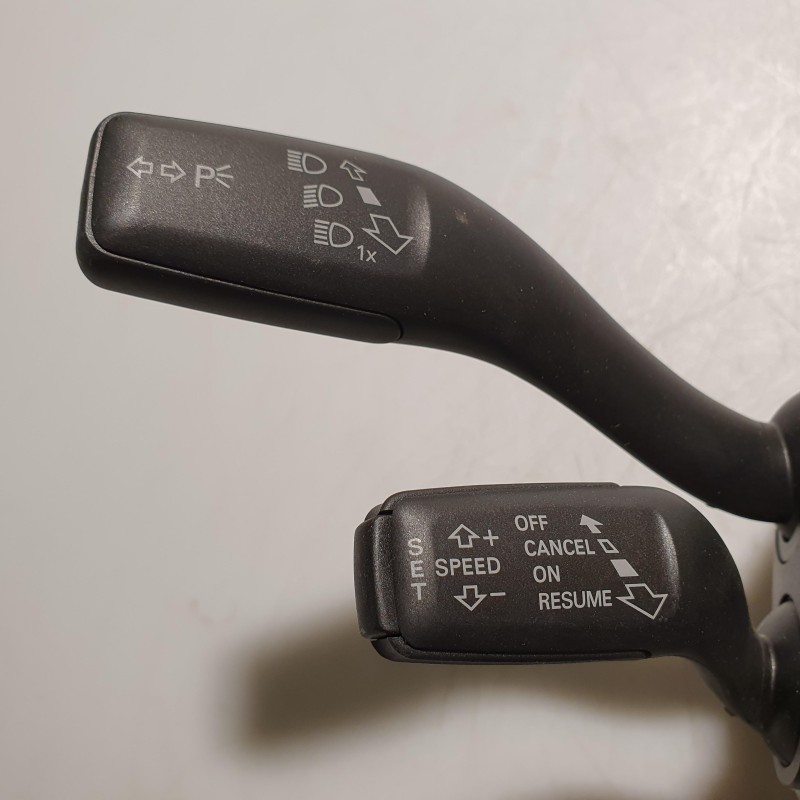 8P0 907 137 CF Lenkstockhebel mit Schleifring/Wickelfeder von Volkswagen