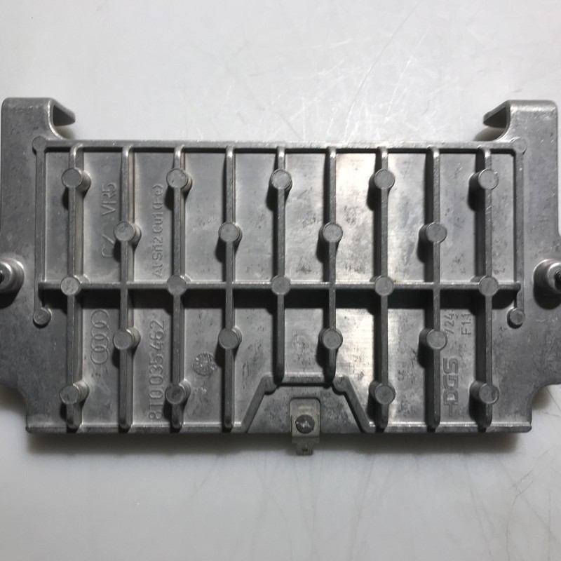 8T0 035 462 Halter für Steuergerät von Volkswagen