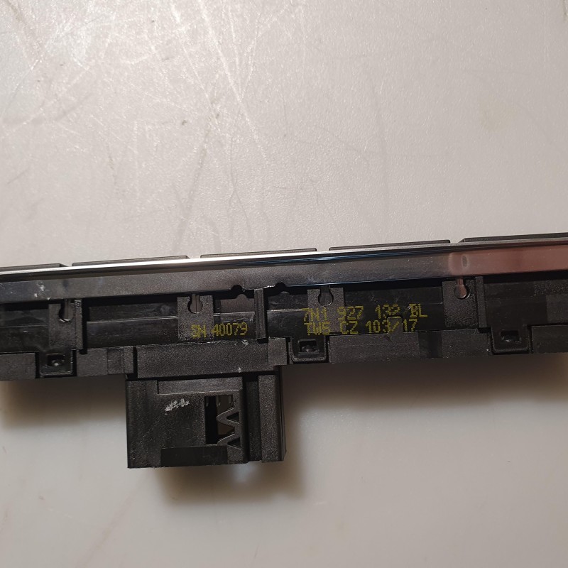 7N1 927 132 BL Mehrfachschalter von Volkswagen