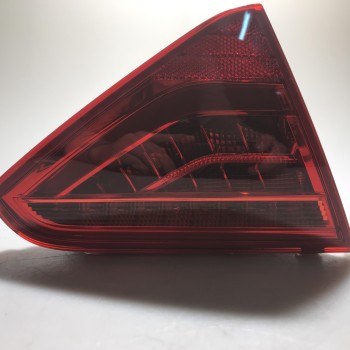 8T0 945 093 C LED-Schlussleuchte von Volkswagen
