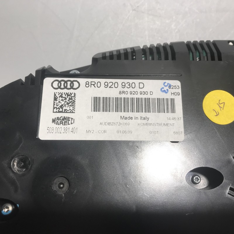 8R0 920 930 D Kombiinstrument von Volkswagen