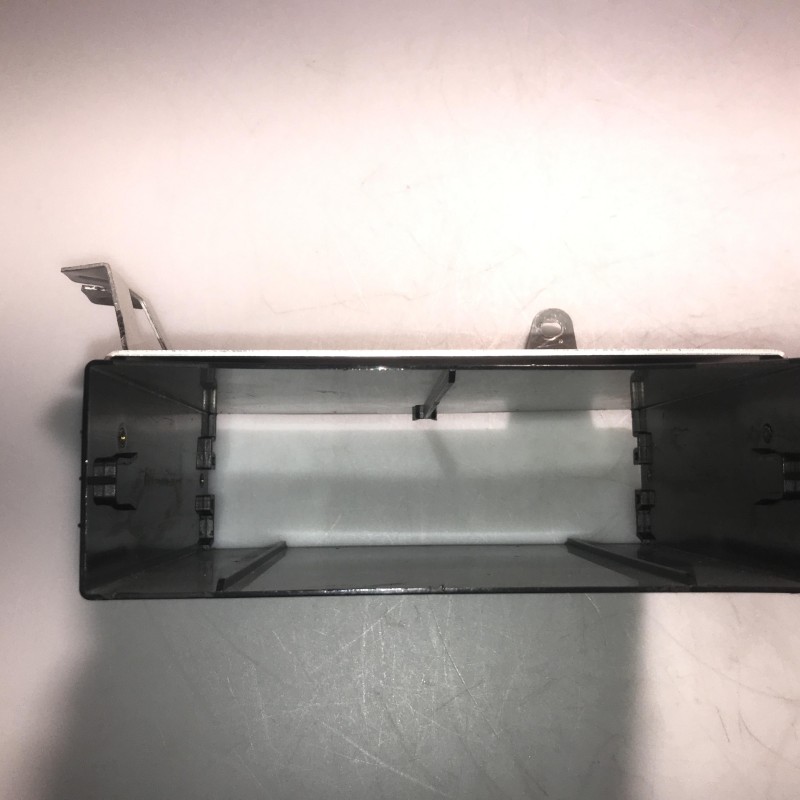 4E0 919 897 Halter von Volkswagen