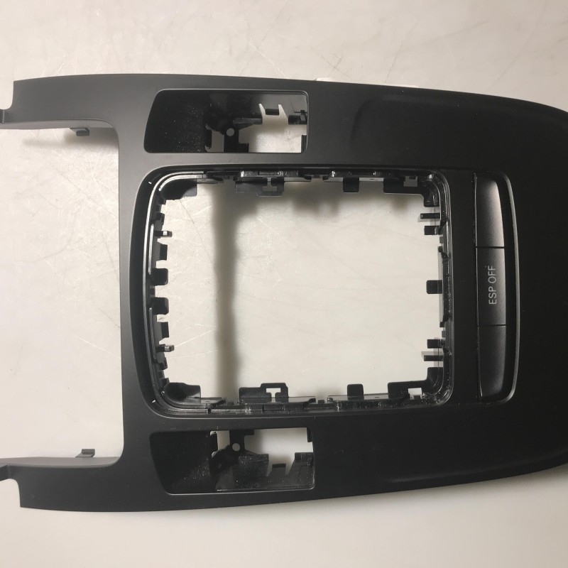 8K0 864 261 Abdeckung Mittelkonsole mit Zubehör von Volkswagen
