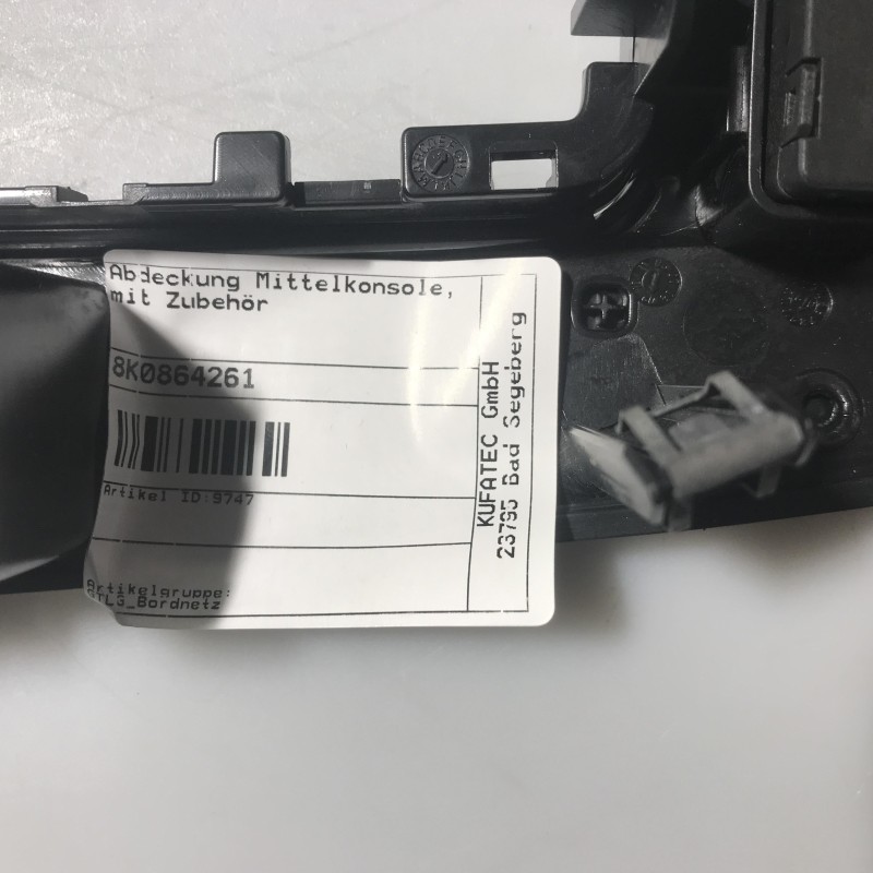 8K0 864 261 Abdeckung Mittelkonsole mit Zubehör von Volkswagen