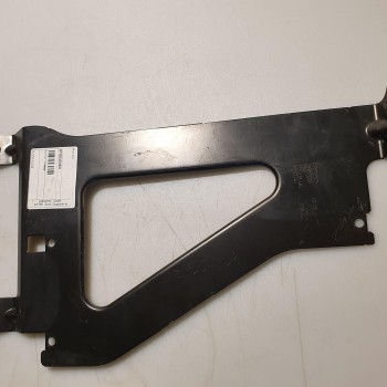 8T0 035 464 Halter für Verstärker von Volkswagen
