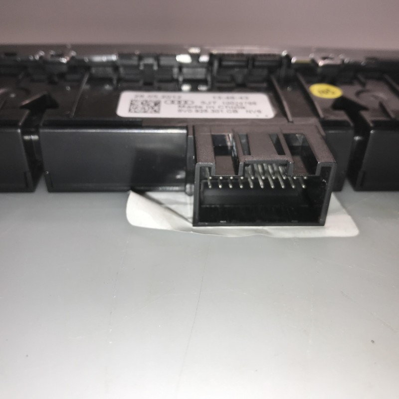 8V0 925 301 CB Mehrfachschalter von Volkswagen