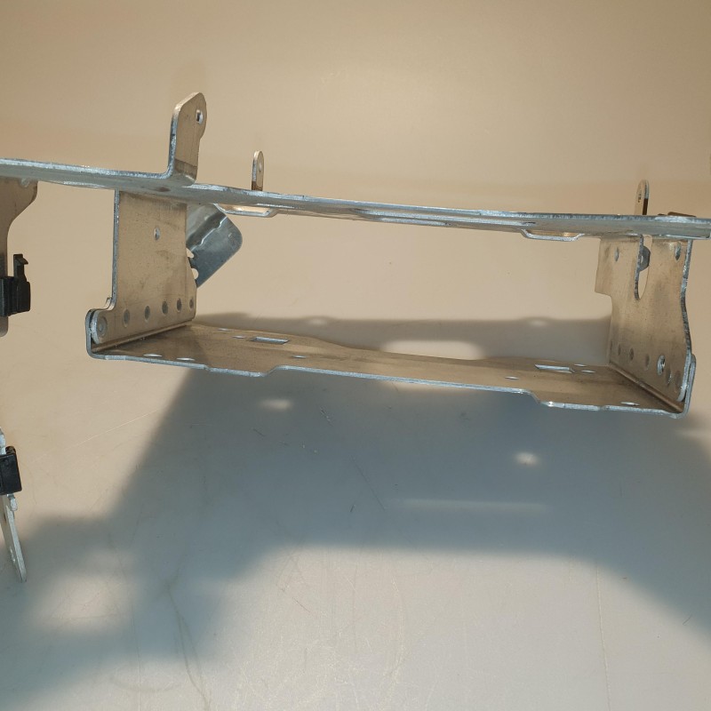 4E0 035 547 G Halter Steuergeräte von Volkswagen