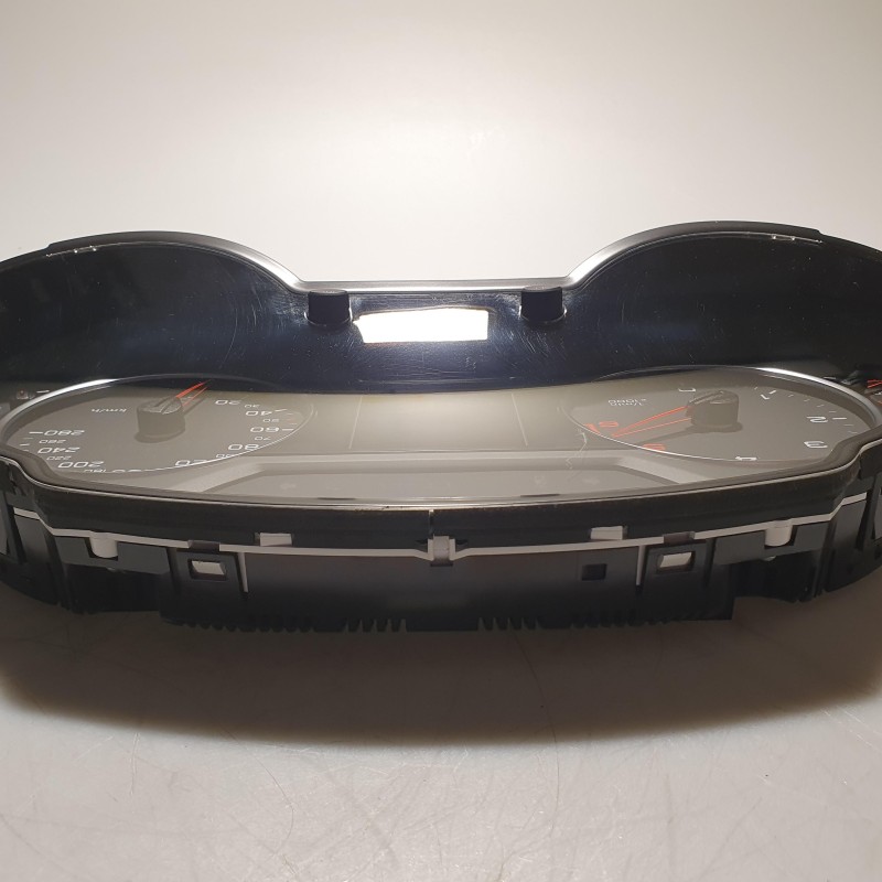 8R0 920 930 R Kombiinstrument KI Tacho von Volkswagen