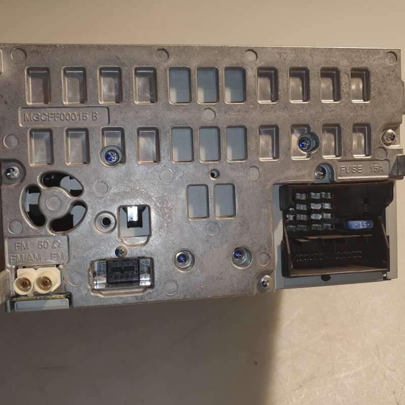 8T2 035 195 H Mainunit von Volkswagen