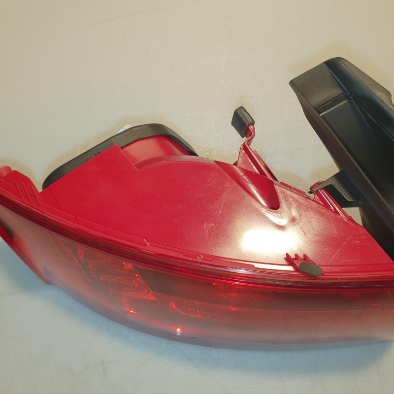 8K5 945 095 B LED Rückleuchte Schlussleuchte von Volkswagen