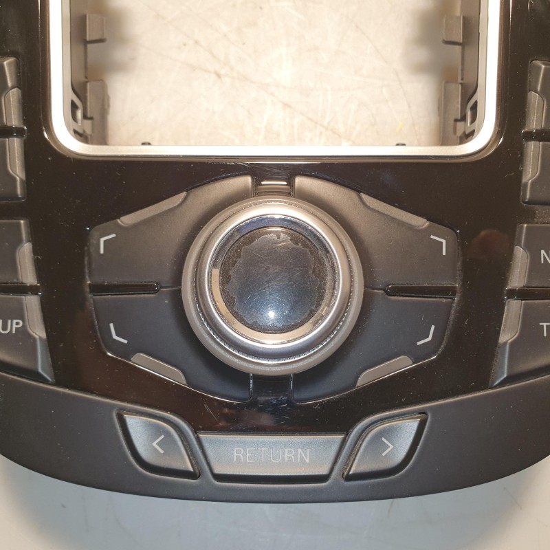 8T0 919 609 WFX Bedieneinheit MMI von Volkswagen