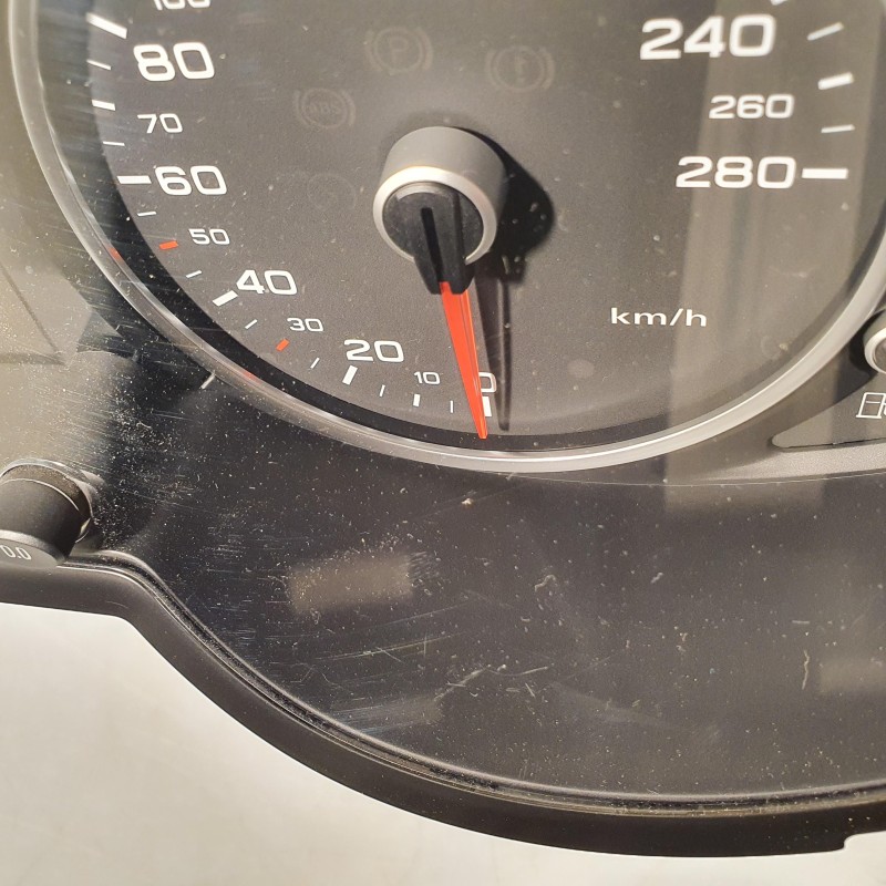 8R0 920 930 Q Kombiinstrument KI Tacho von Volkswagen