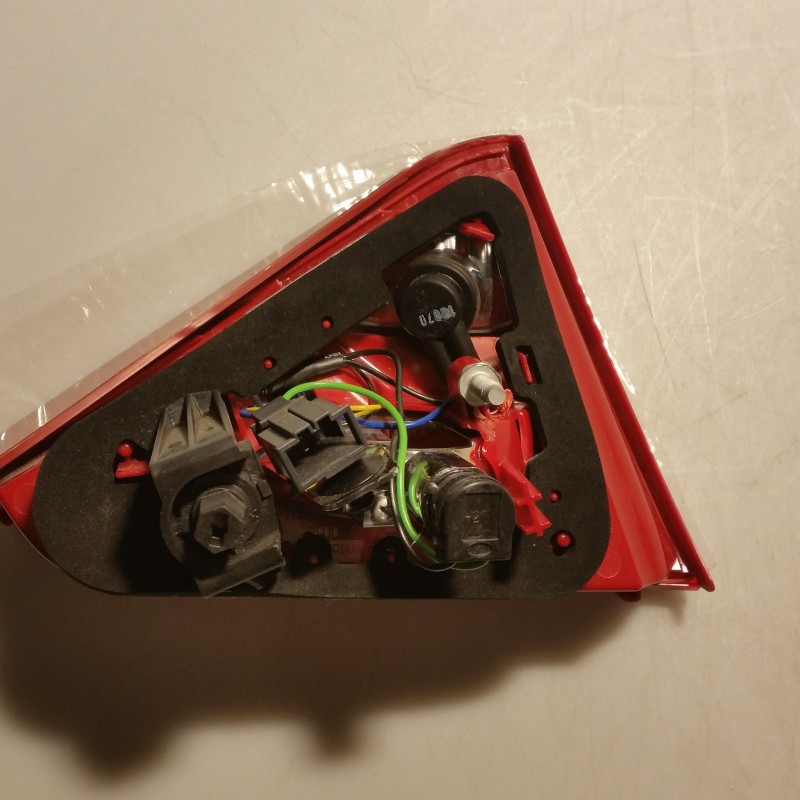 8T0 945 094 A Heckleuchte rechts von Volkswagen
