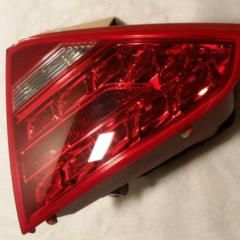 8T0 945 094 A Schlussleuchte rechts von Volkswagen