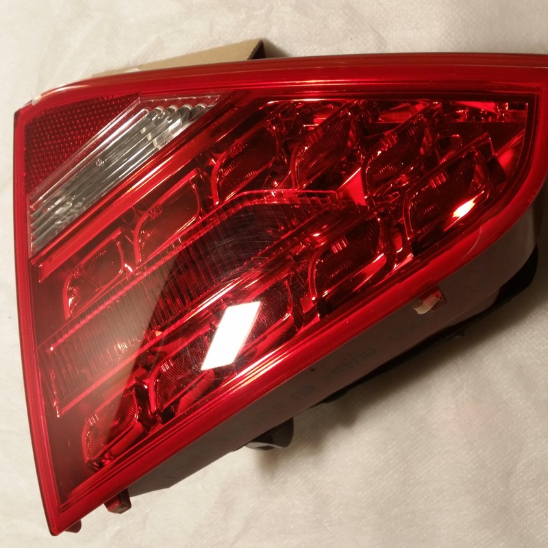 8T0 945 094 A Schlussleuchte rechts von Volkswagen