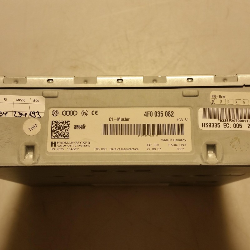 4F0 035 082 Radiobox von Volkswagen