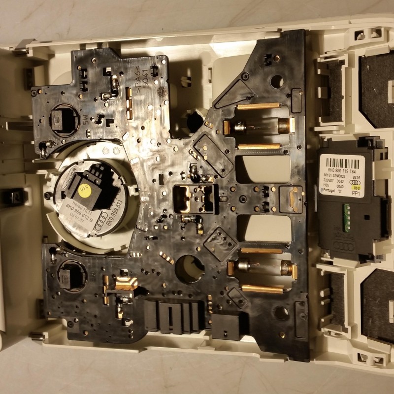 8T0 947 135 G Innenraumbeleuchtung Vorne von Volkswagen