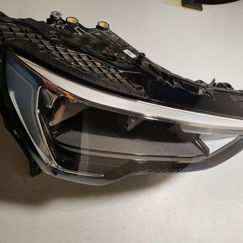 83A 941 012 Frontscheinwerfer Voll LED von Volkswagen