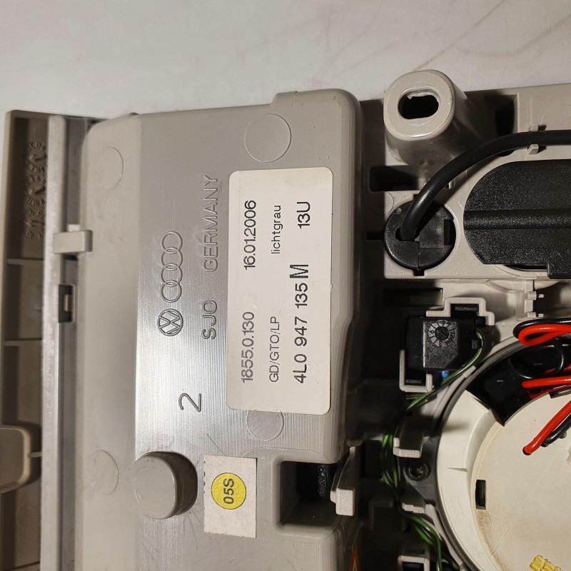 4L0 947 135 M 13U Innenleuchte mit Homelink von Volkswagen