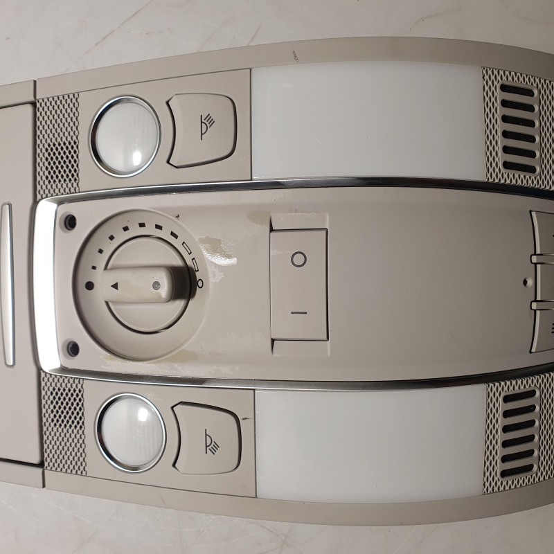4F0 947 135 BR 9NQ Innenleuchte mit Homelink von Volkswagen