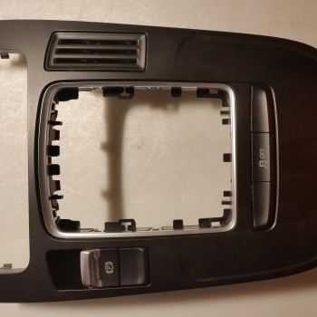 8K0 864 261 Verkleidung Rahmen Mittelkonsole von Volkswagen