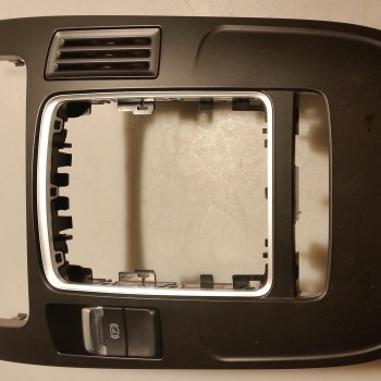 8K0 864 261 Verkleidung Rahmen Mittelkonsole von Volkswagen