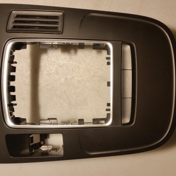8K0 864 261 Verkleidung Rahmen Mittelkonsole von Volkswagen