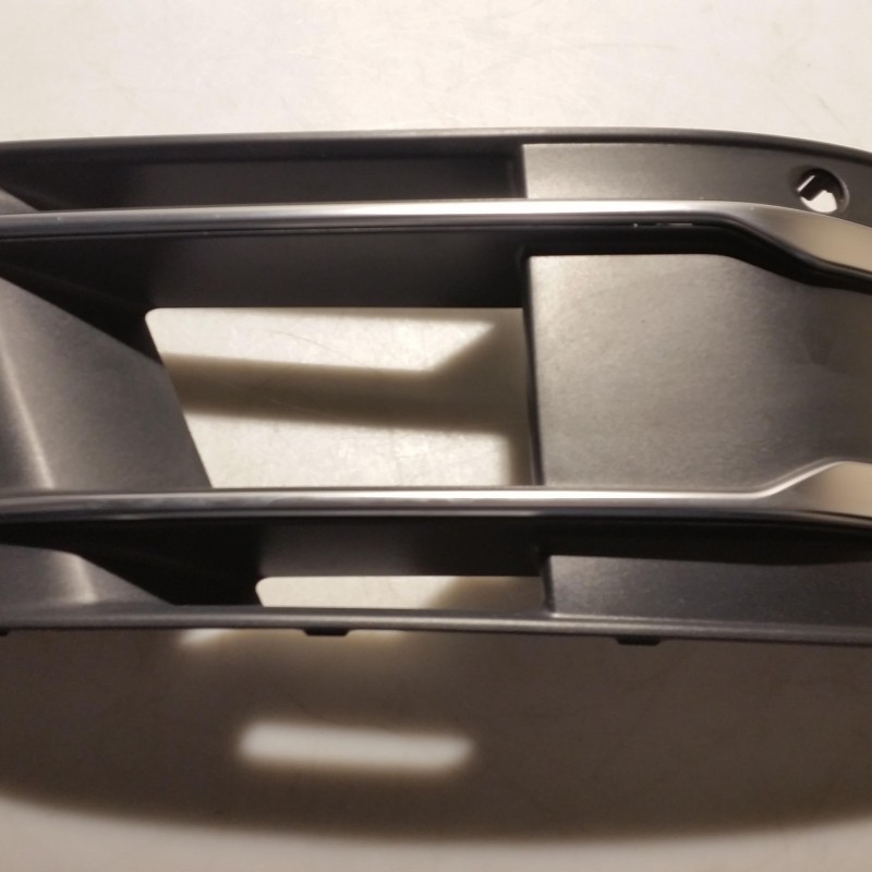 4M0 807 682 Q Blende Rechts von Volkswagen