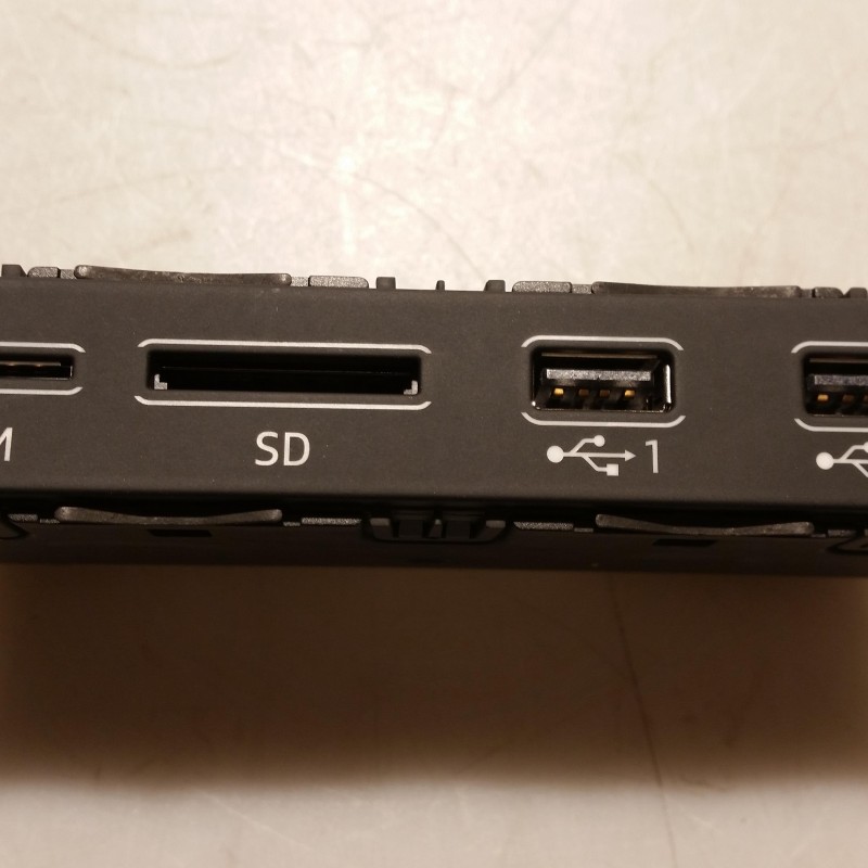 4N0 035 736 6PS Anschluss Externe Audioquelle USB SD Sim von Volkswagen