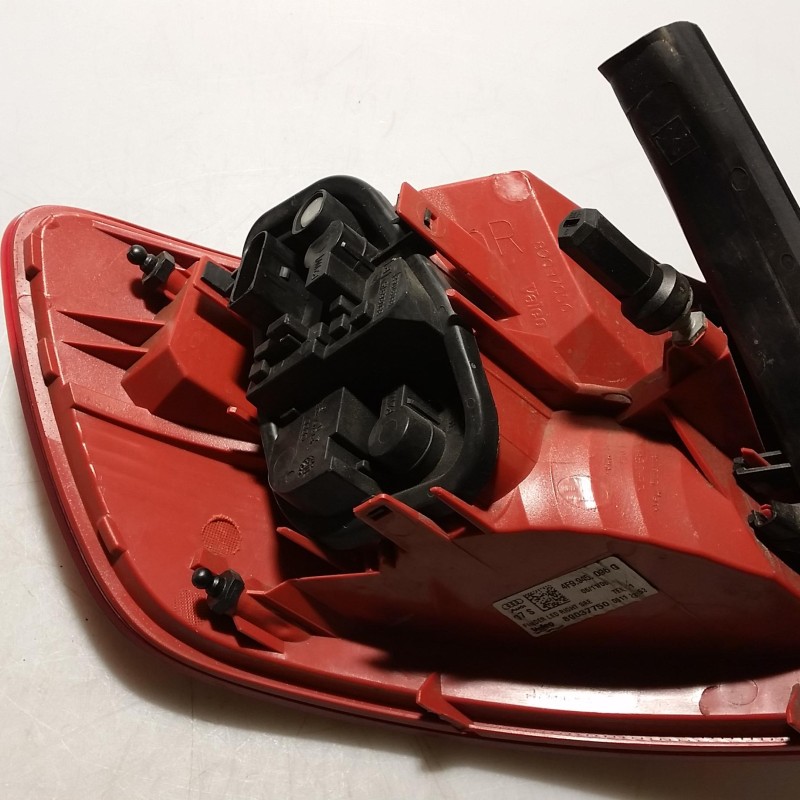 4F9 945 096 G Rückleuchte von Volkswagen