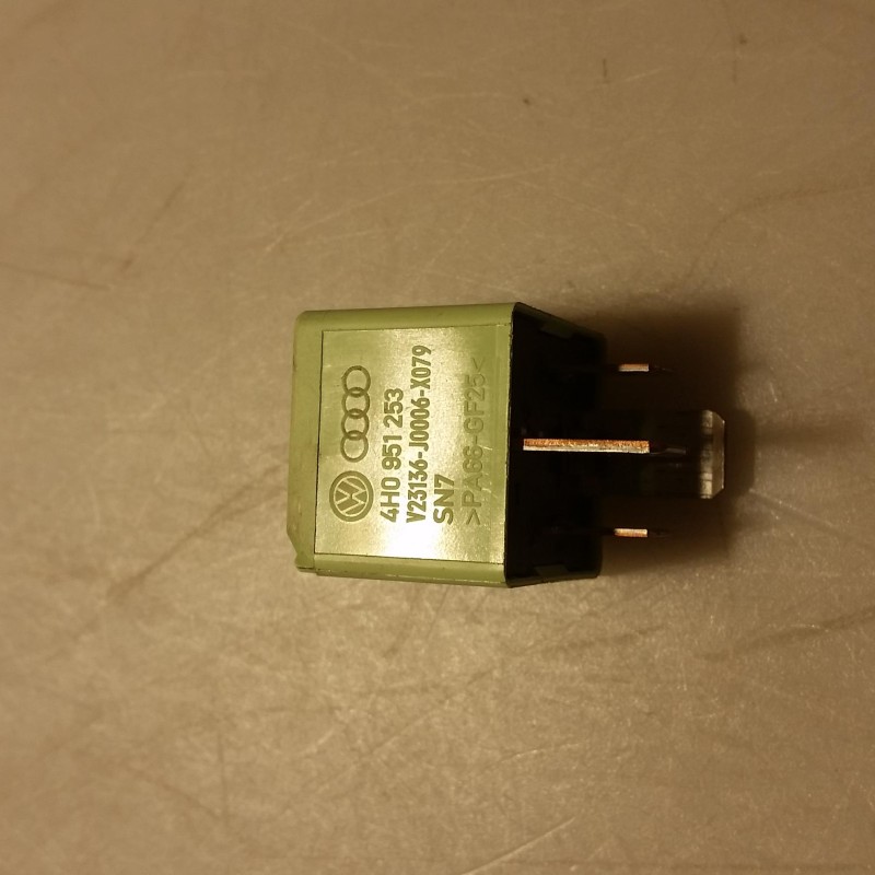 4H0 951 253 von Volkswagen