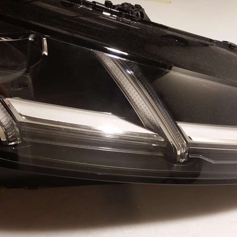 8S0 941 036 B LED Frontscheinwerfer TT von Volkswagen