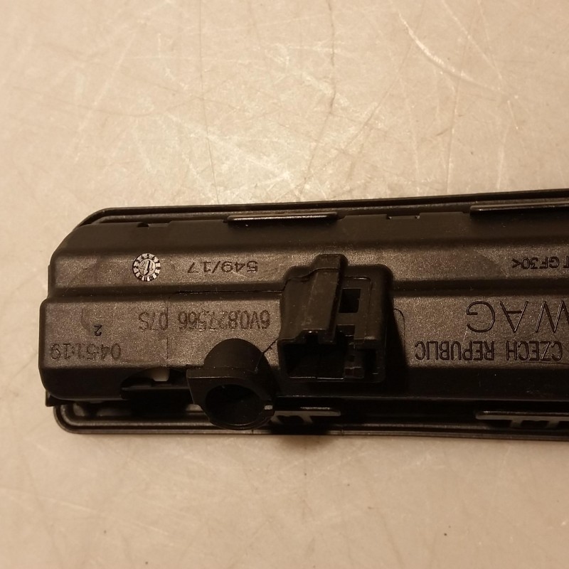 6V0 827 566 Griffleiste Heckklappe von Volkswagen