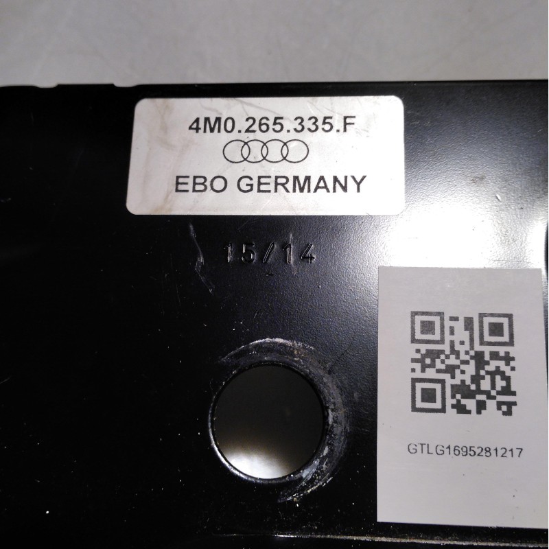 4M0 265 335 F Halter von Volkswagen