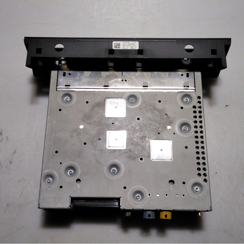 8T1 035 666 D Autoradio von Volkswagen