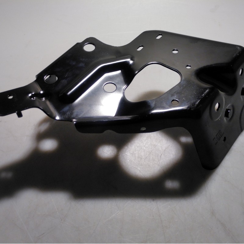 8R0 265 335 Halter von Volkswagen