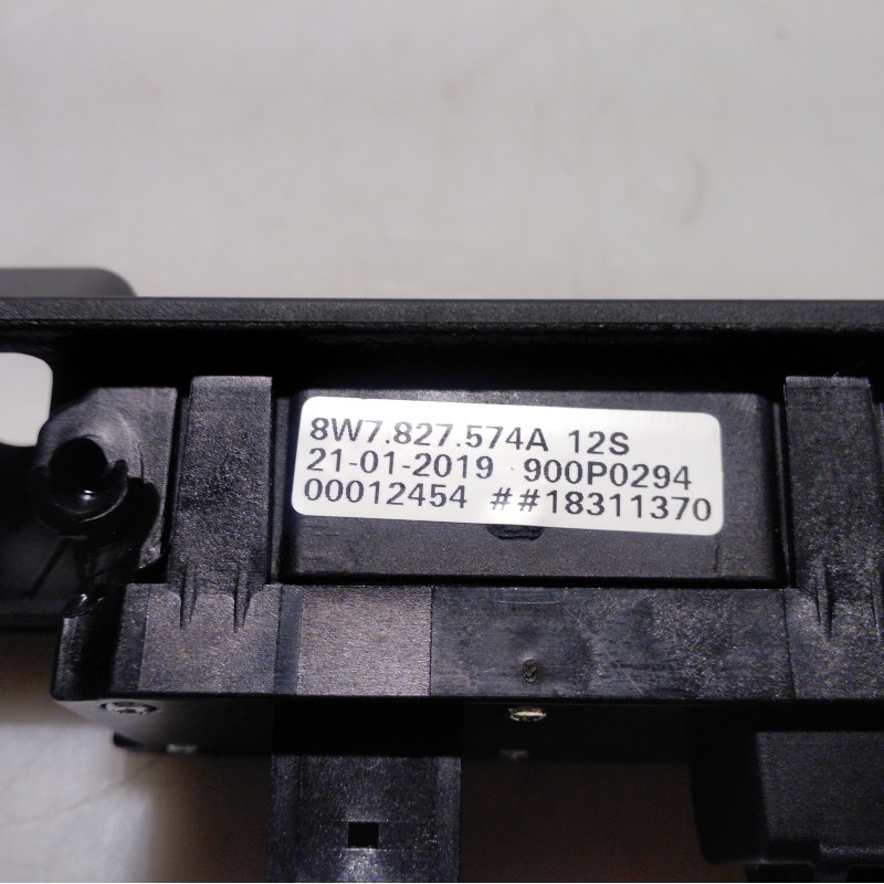 8W7 827 574 A Griffleiste von Volkswagen