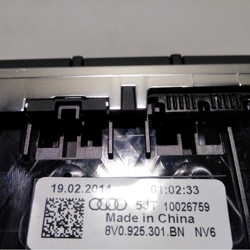 8V0 925 301 BN Mehrfachschalter von Volkswagen