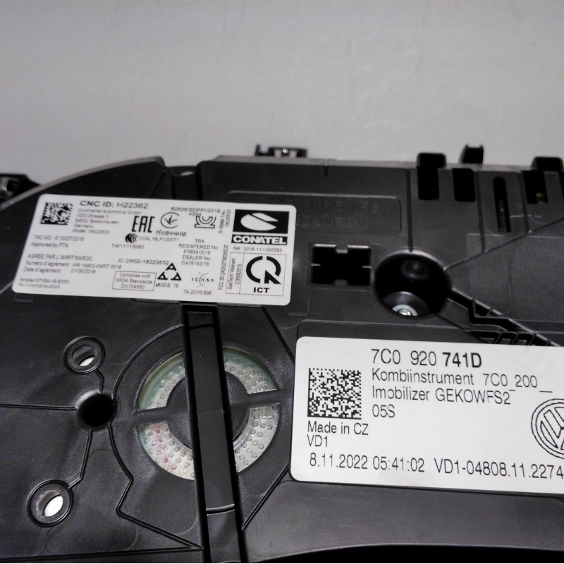 7C0 920 741 D Tacho von Volkswagen
