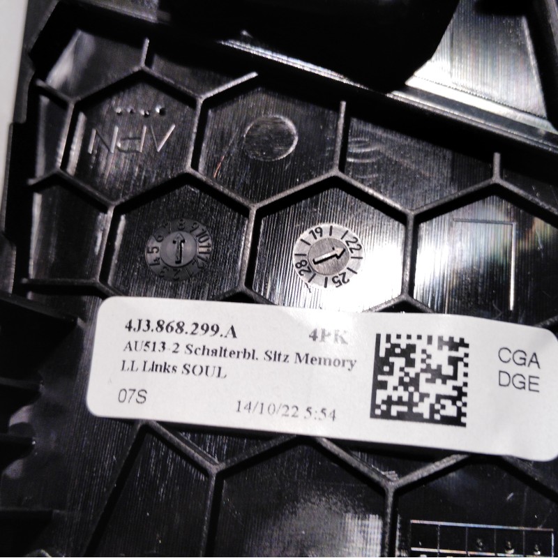 4J3 868 299 A Blende von Volkswagen