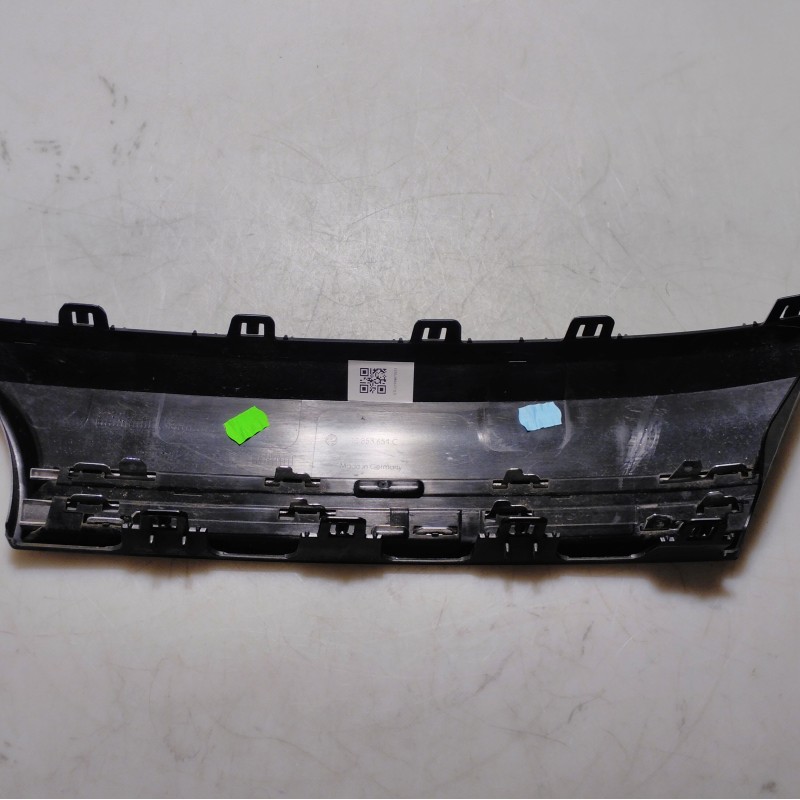 7TO 853 654 C Kühlergrill rechts von Volkswagen