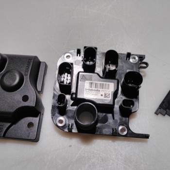 9040761A / A3C07061400 Steuergerät für Standheizung von Webasto