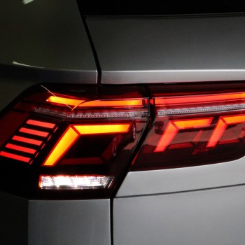 KUFATEC Komplettset IQ Facelift LED-Heckleuchten für VW Tiguan BW2 mit dynamischen Blinker