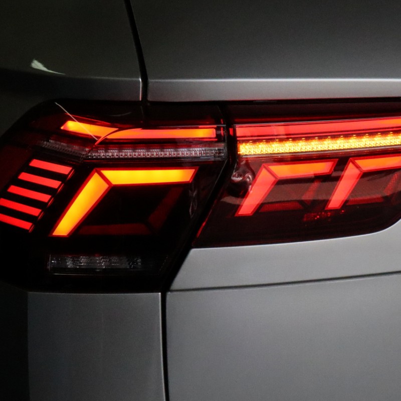 KUFATEC Komplettset IQ Facelift LED-Heckleuchten für VW Tiguan BW2 mit dynamischen Blinker