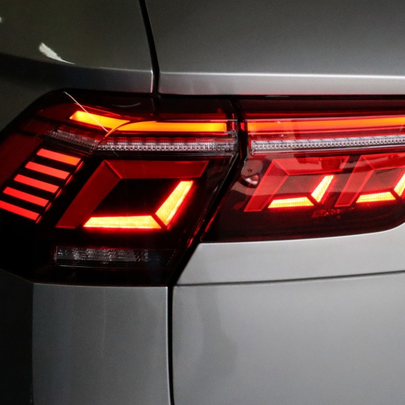 KUFATEC Komplettset IQ Facelift LED-Heckleuchten für VW Tiguan BW2 mit dynamischen Blinker